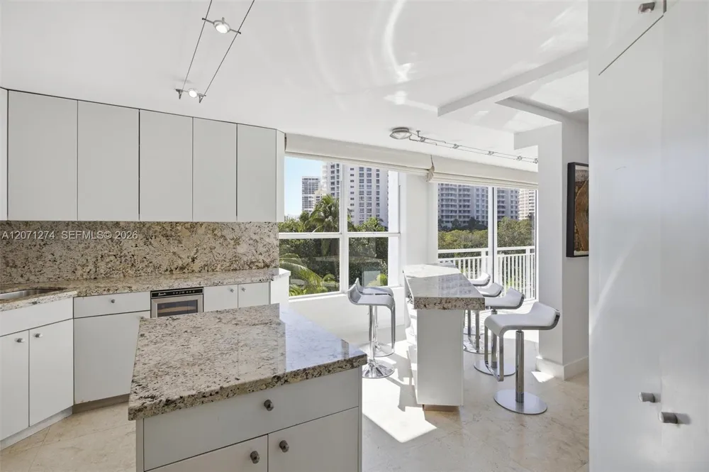 613 Ocean Dr #5D Key Biscayne, FL 33149