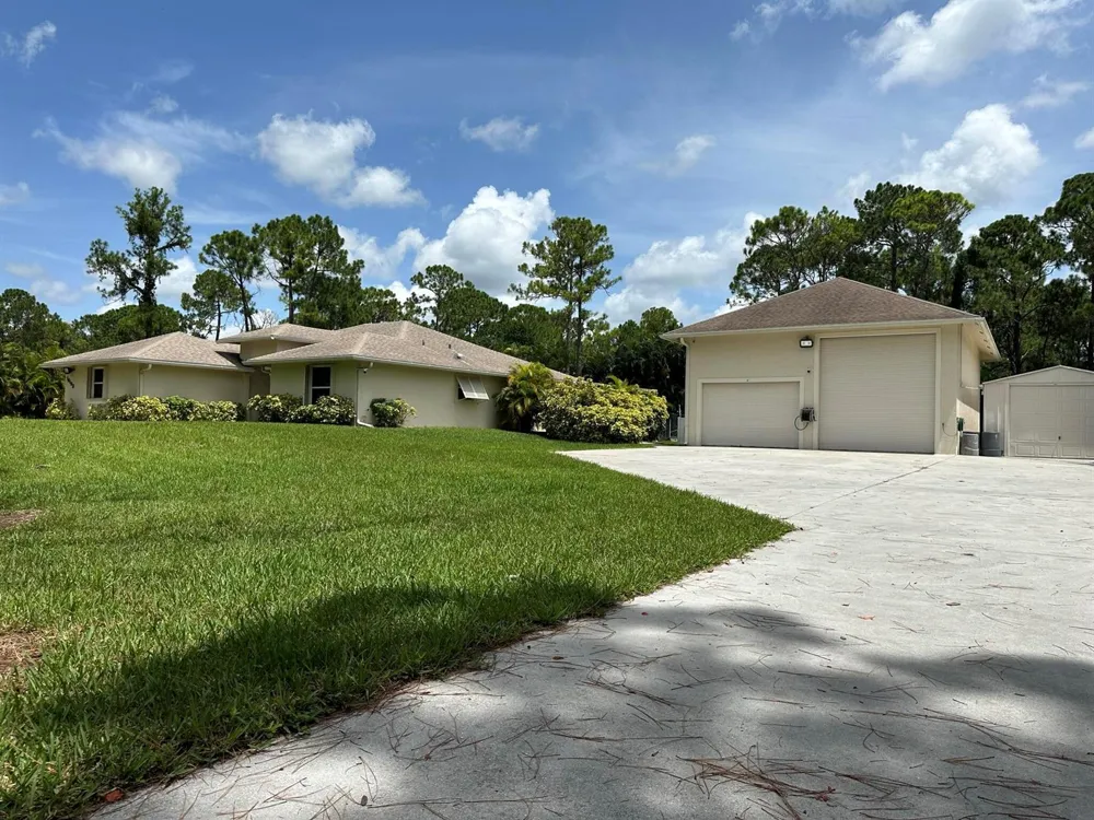 16193 72nd Road Loxahatchee, FL 33470