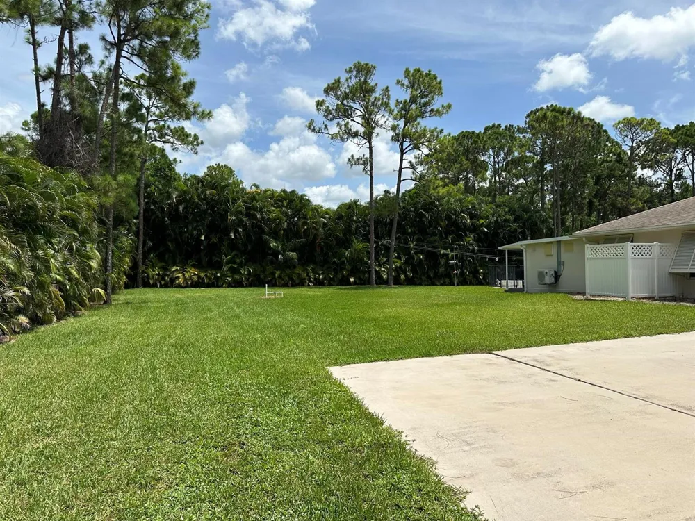 16193 72nd Road Loxahatchee, FL 33470