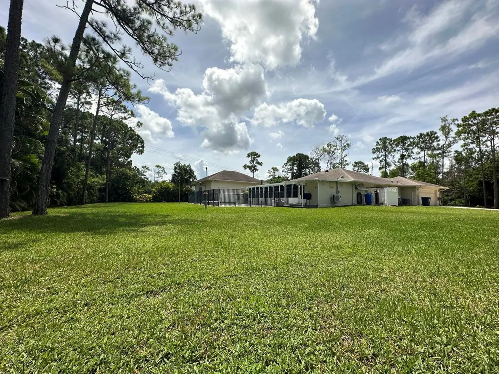 16193 72nd Road Loxahatchee, FL 33470