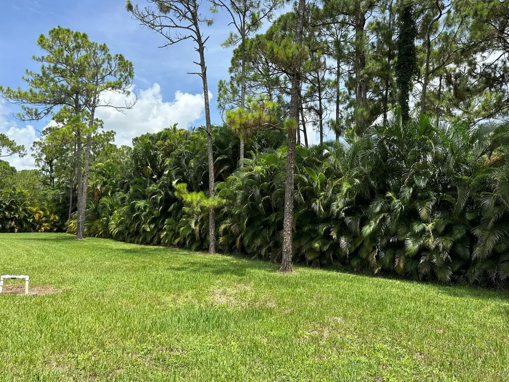 16193 72nd Road Loxahatchee, FL 33470