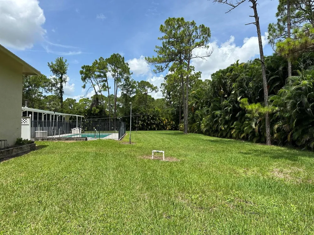 16193 72nd Road Loxahatchee, FL 33470