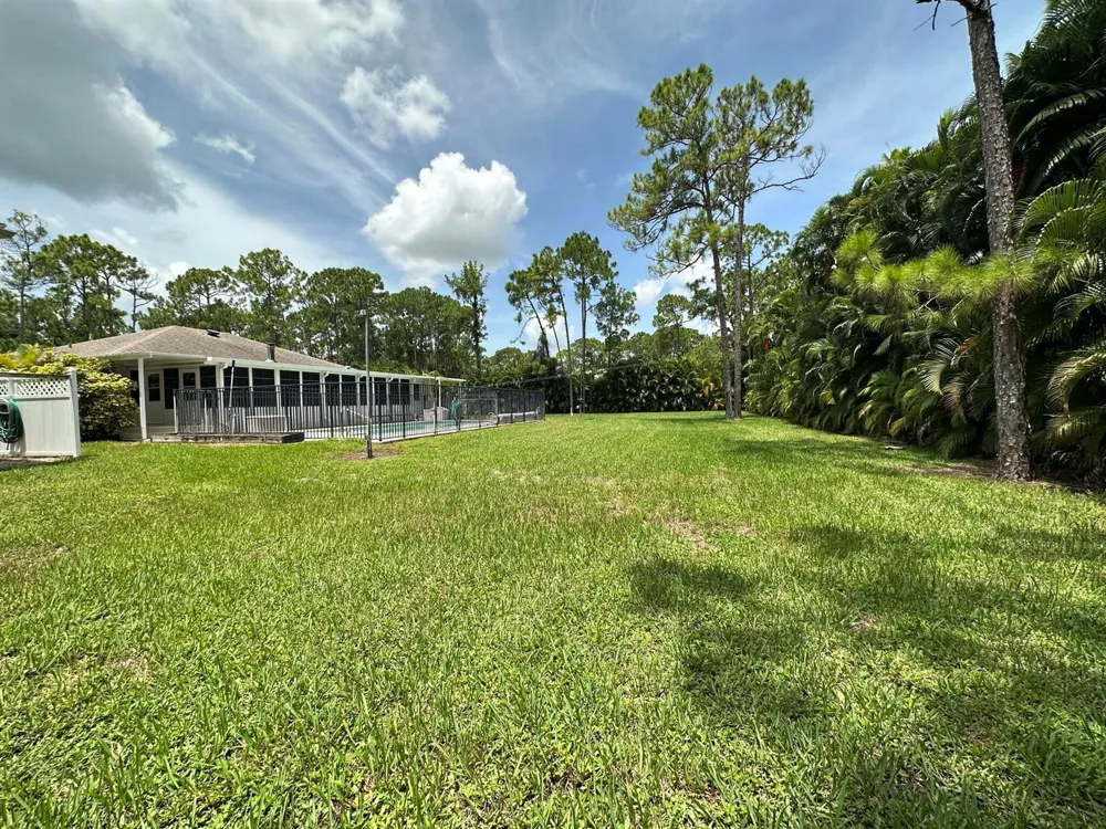 16193 72nd Road Loxahatchee, FL 33470