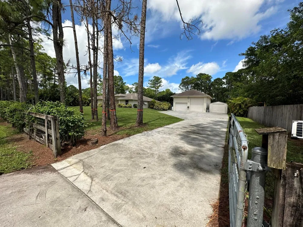 16193 72nd Road Loxahatchee, FL 33470