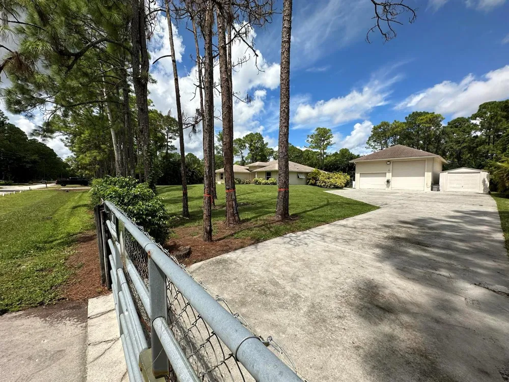 16193 72nd Road Loxahatchee, FL 33470