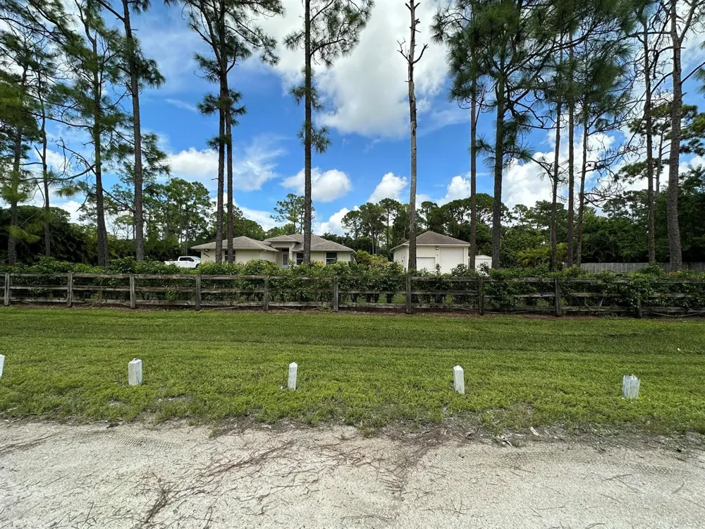16193 72nd Road Loxahatchee, FL 33470
