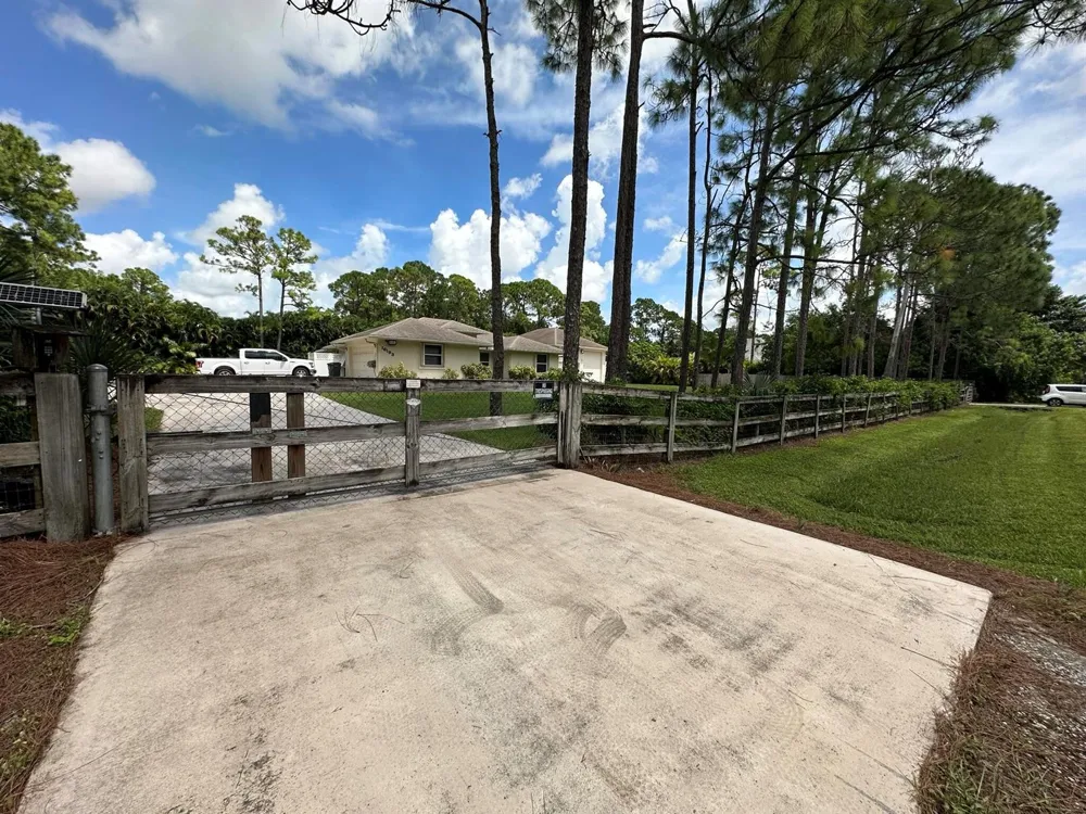 16193 72nd Road Loxahatchee, FL 33470