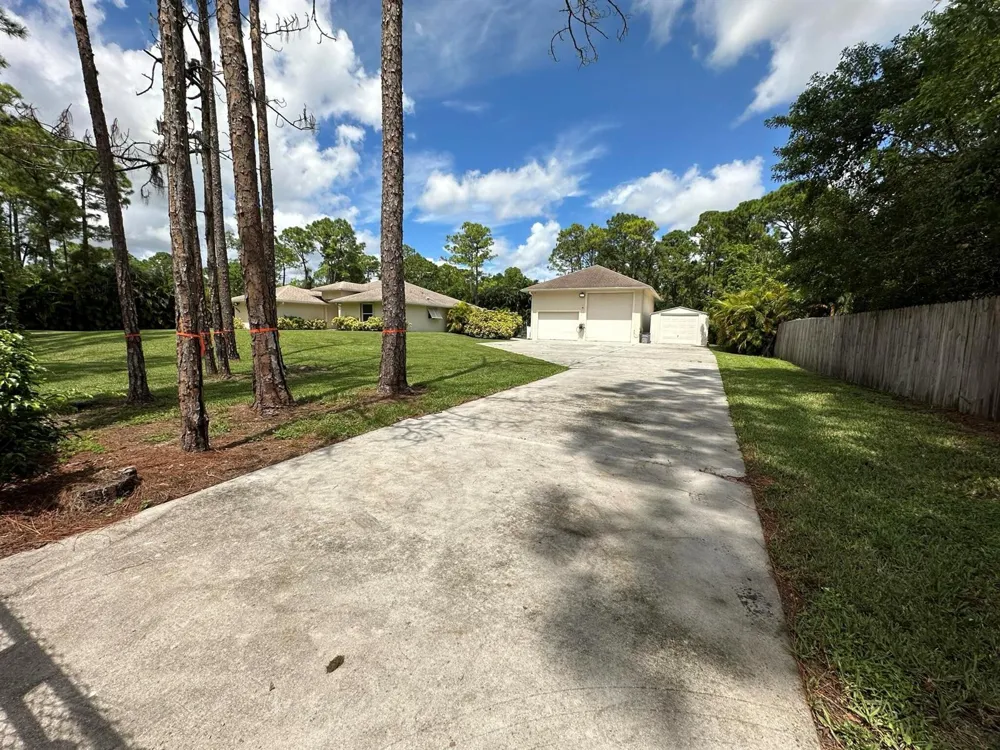 16193 72nd Road Loxahatchee, FL 33470
