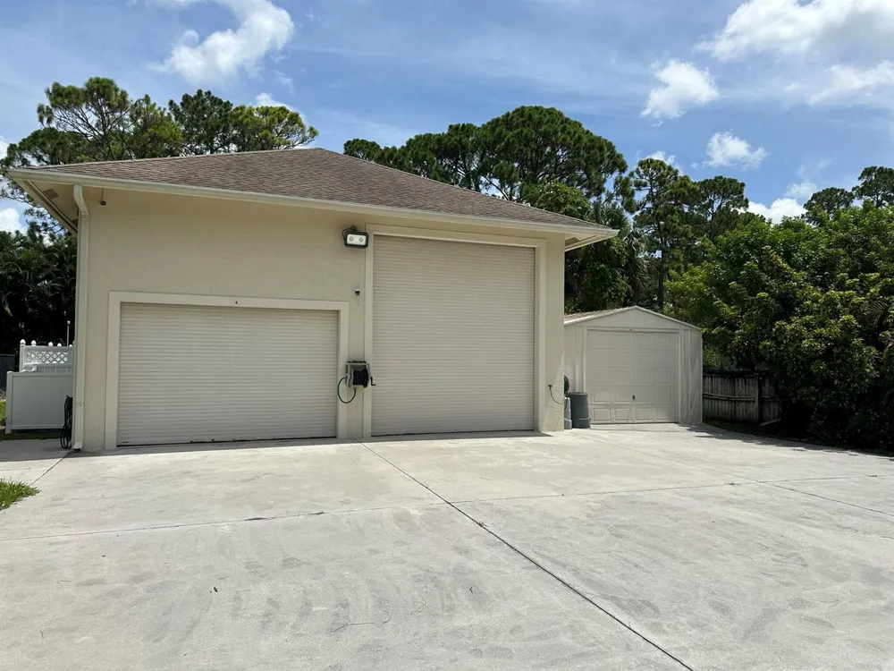 16193 72nd Road Loxahatchee, FL 33470