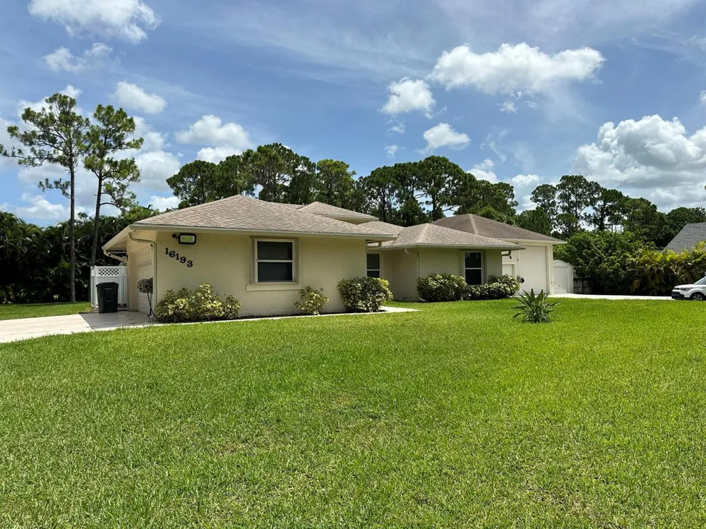 16193 72nd Road Loxahatchee, FL 33470