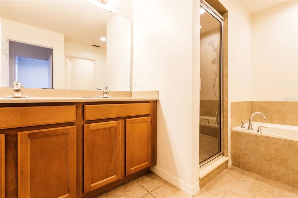 5260 HIDDEN CYPRESS LANE Oviedo, FL 32765