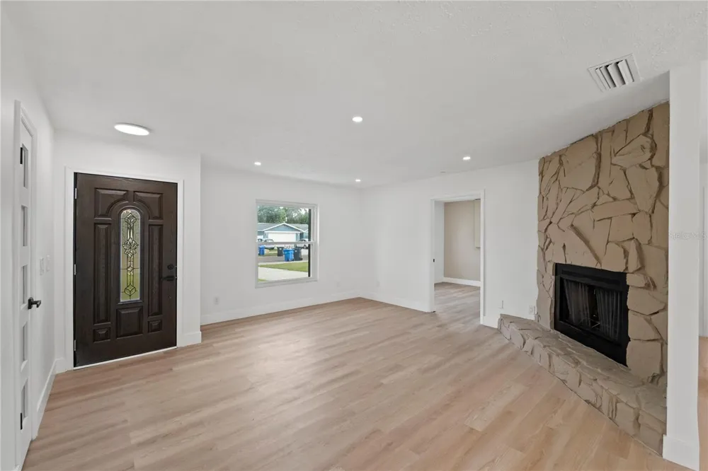3206 LAS BRISAS DRIVE Riverview, FL 33578