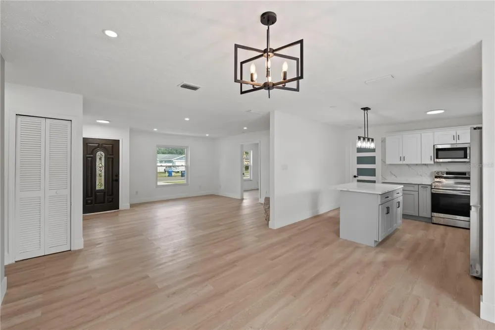 3206 LAS BRISAS DRIVE Riverview, FL 33578