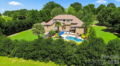 1001 Heritage Acres Drive