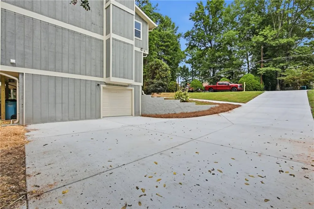 835 Omaha Drive Norcross, GA 30093