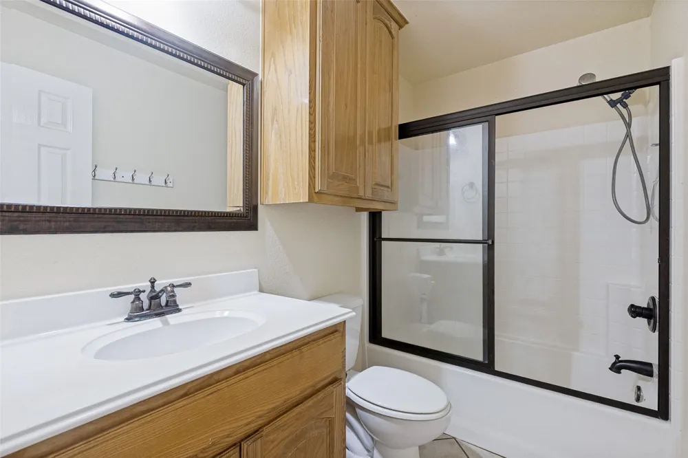 2865 J E Woody Road Springtown, TX 76082