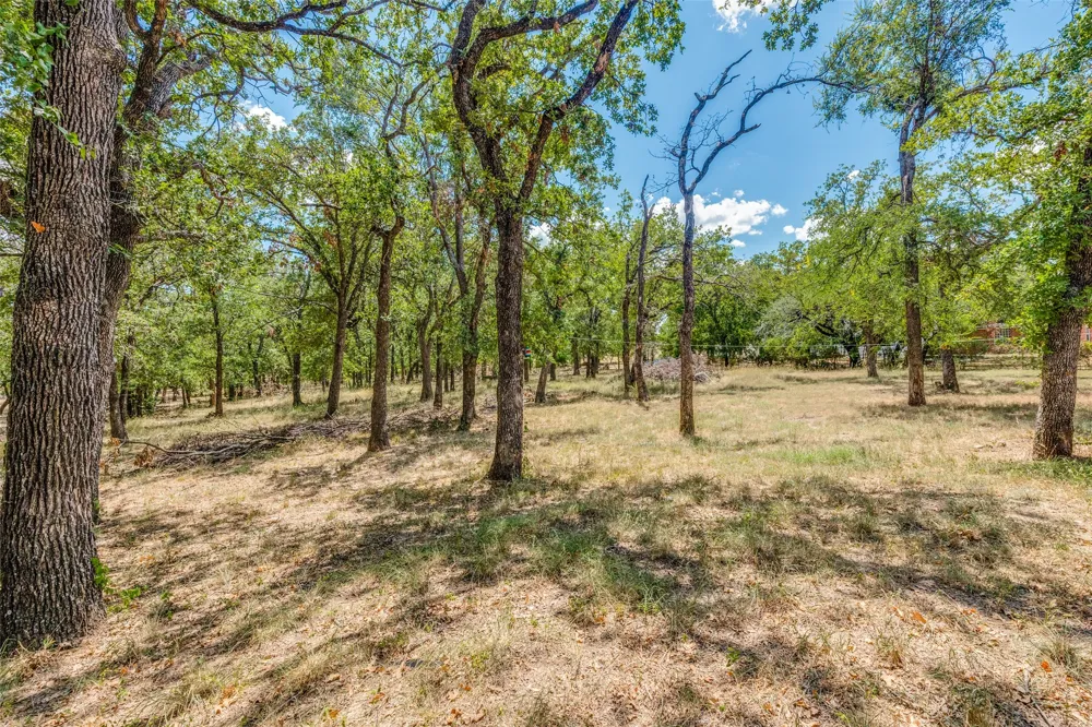 2865 J E Woody Road Springtown, TX 76082