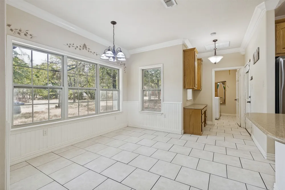 2865 J E Woody Road Springtown, TX 76082