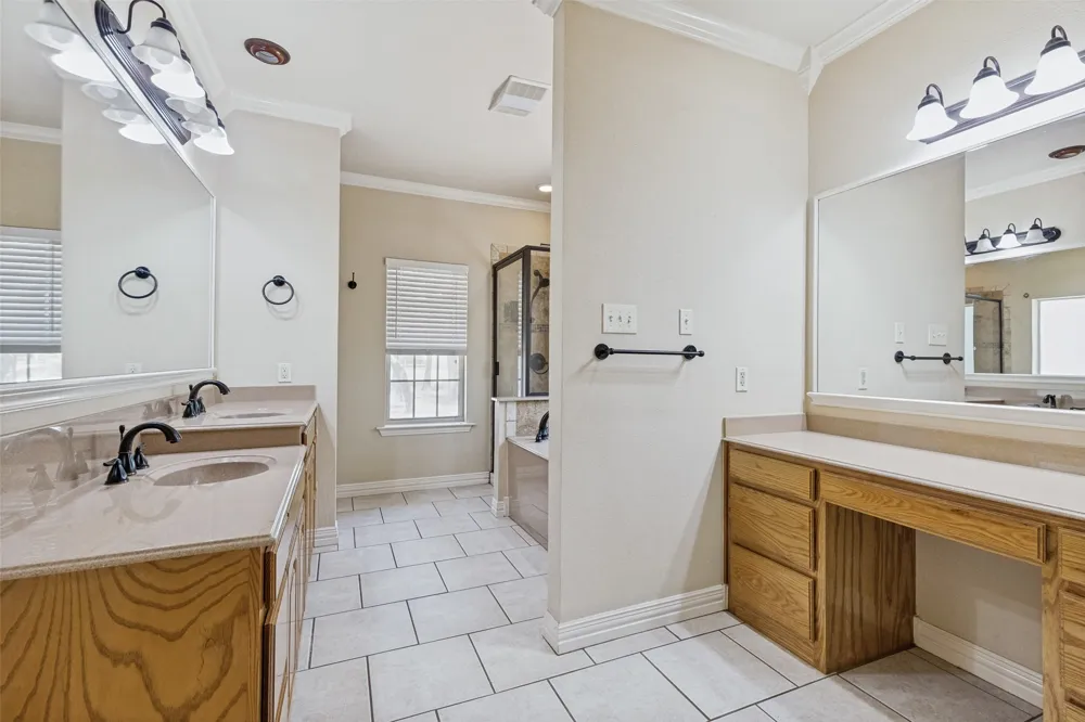 2865 J E Woody Road Springtown, TX 76082