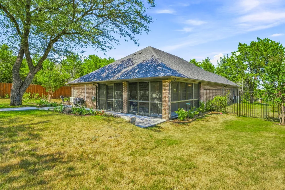 5004 Moss Rock Trail Granbury, TX 76048