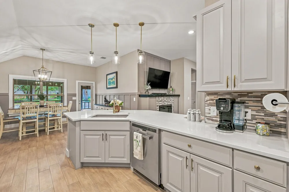 5004 Moss Rock Trail Granbury, TX 76048