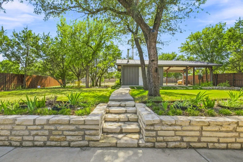 5004 Moss Rock Trail Granbury, TX 76048