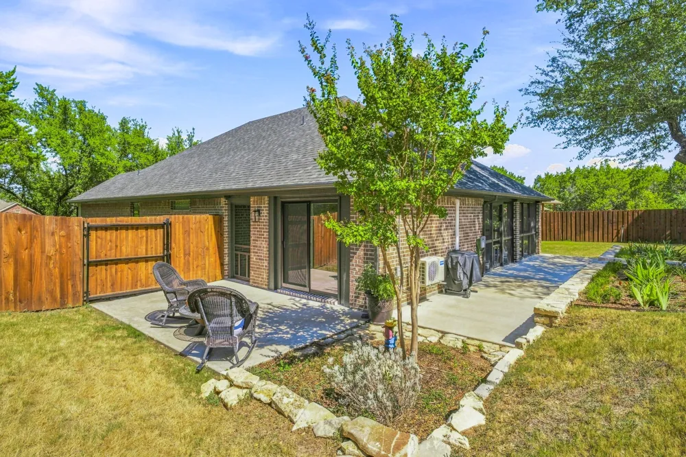 5004 Moss Rock Trail Granbury, TX 76048
