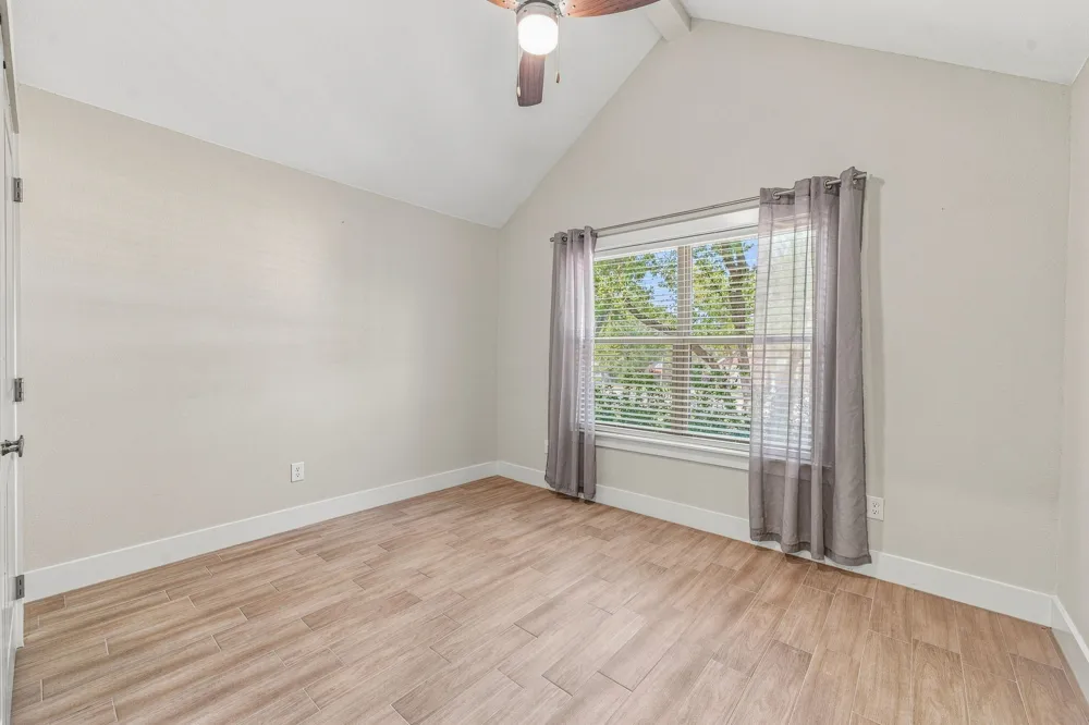 5004 Moss Rock Trail Granbury, TX 76048