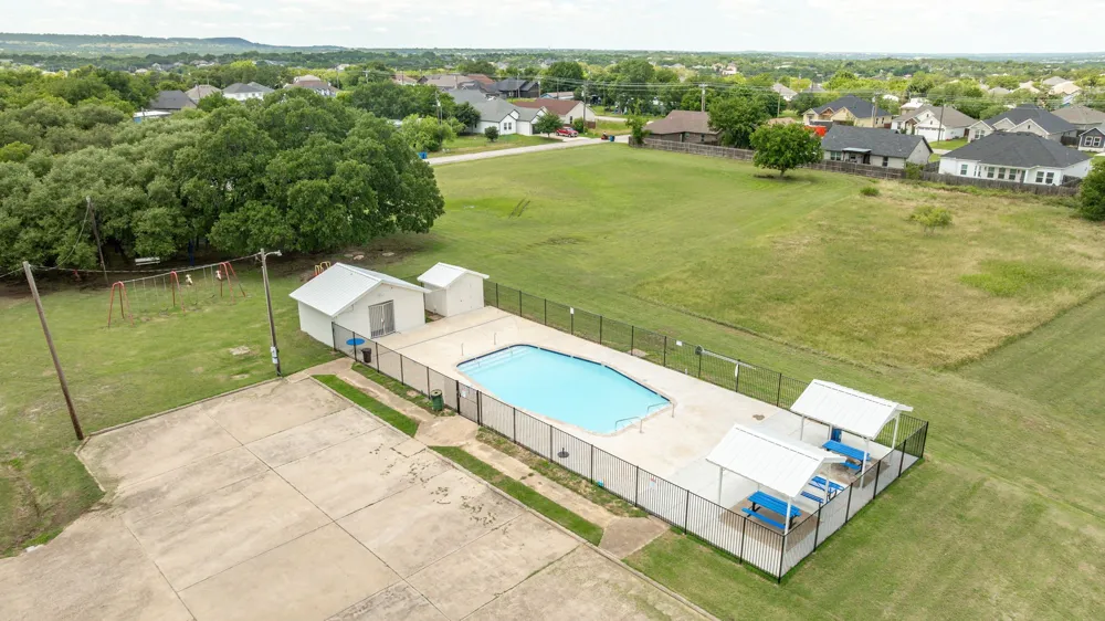 5004 Moss Rock Trail Granbury, TX 76048