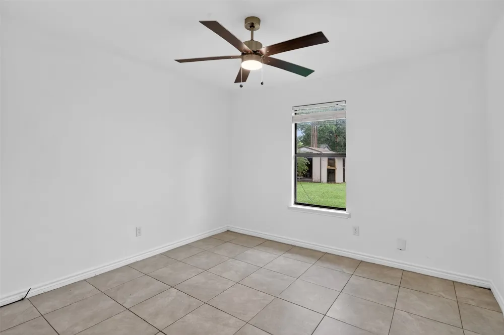 516 Post Oak Lane Burleson, TX 76028