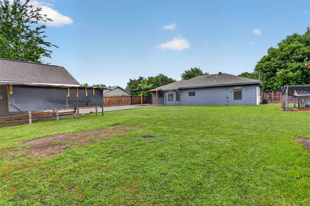 516 Post Oak Lane Burleson, TX 76028