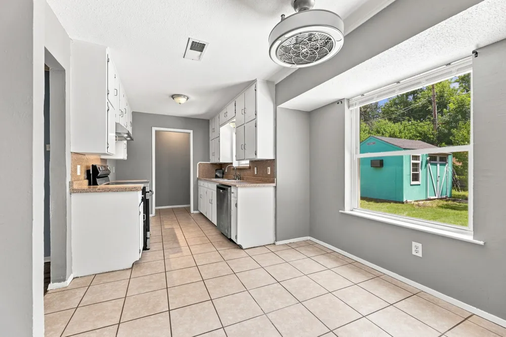 6800 Echo Hill Drive Watauga, TX 76148