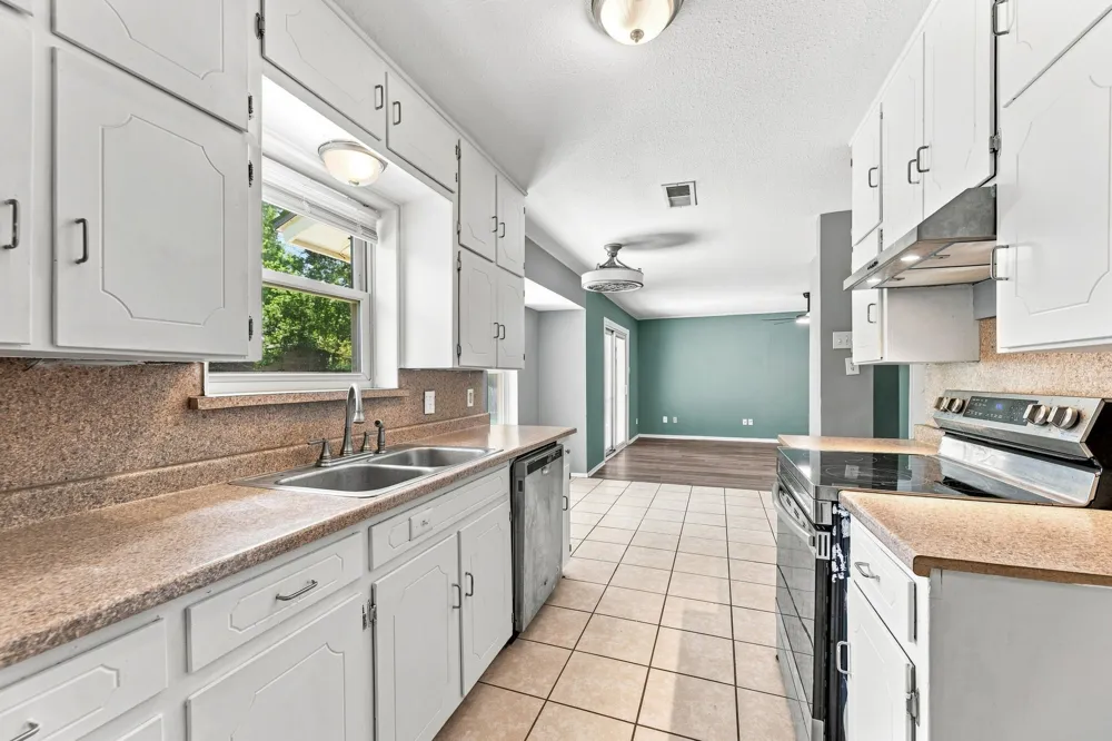 6800 Echo Hill Drive Watauga, TX 76148