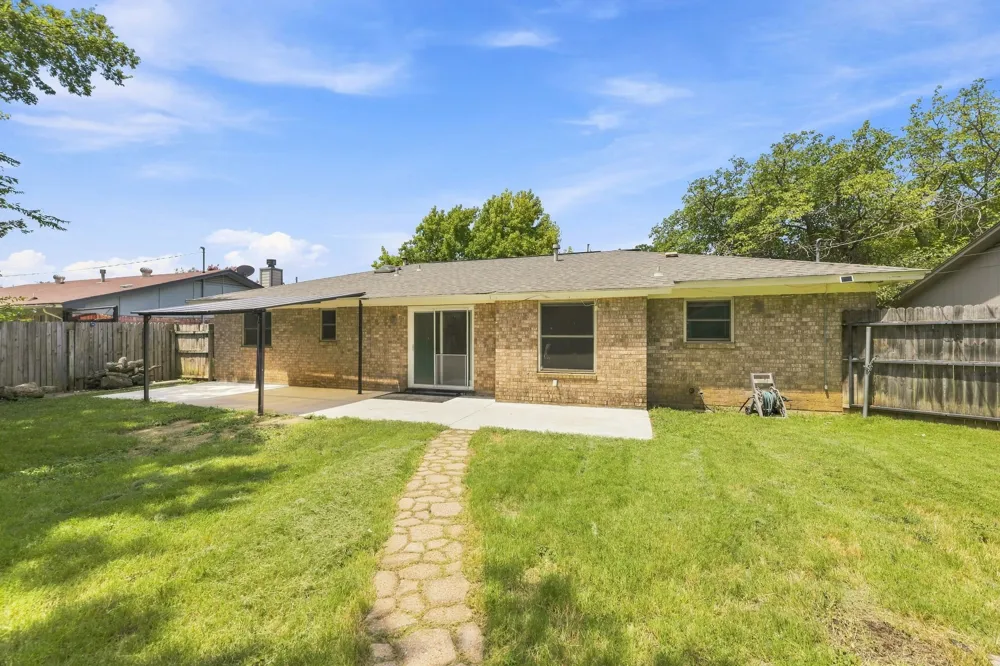 6800 Echo Hill Drive Watauga, TX 76148