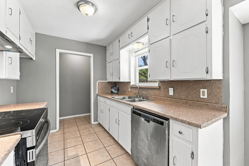 6800 Echo Hill Drive Watauga, TX 76148