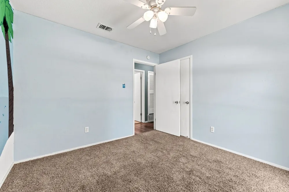 6800 Echo Hill Drive Watauga, TX 76148