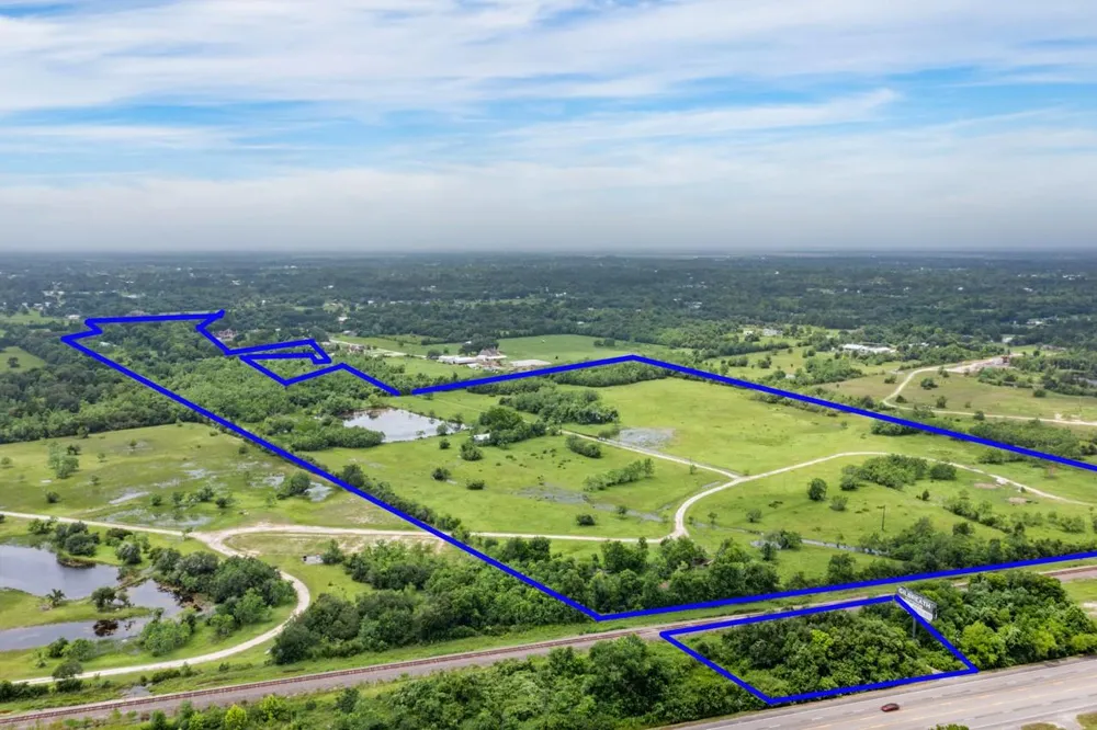 10935 Highway 6 Hitchcock, TX 77510