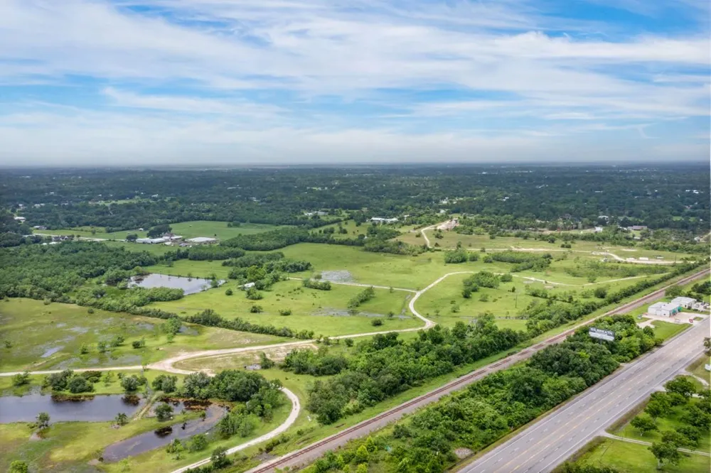 10935 Highway 6 Hitchcock, TX 77510