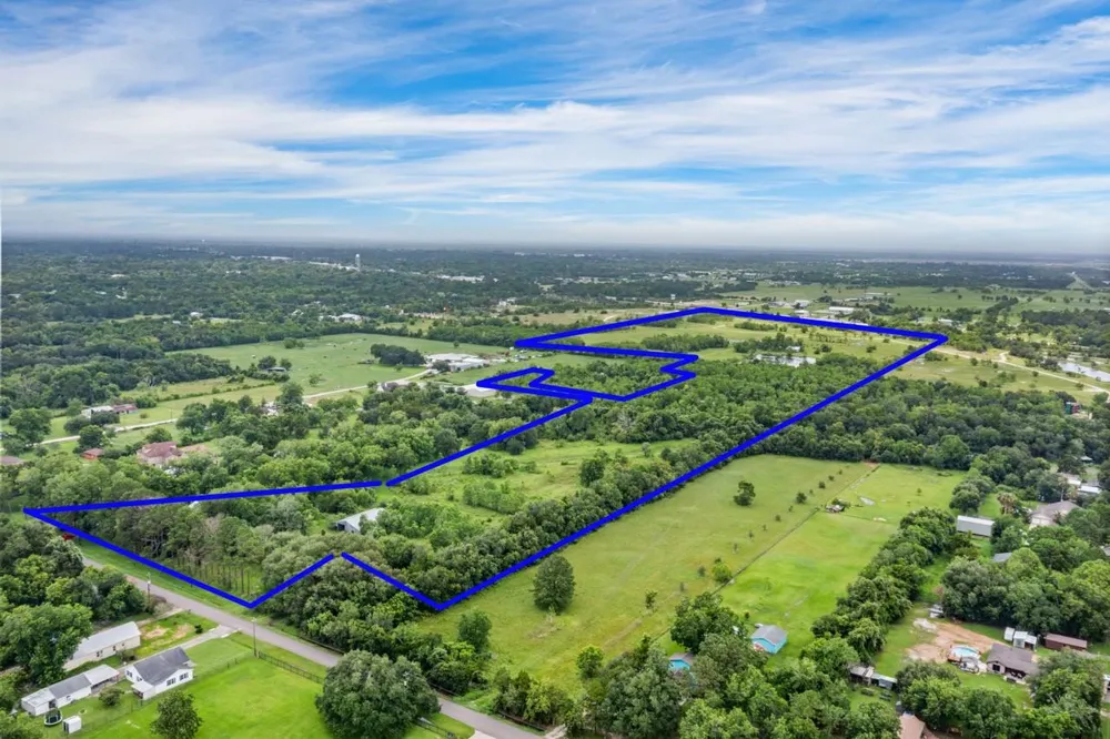 10935 Highway 6 Hitchcock, TX 77510