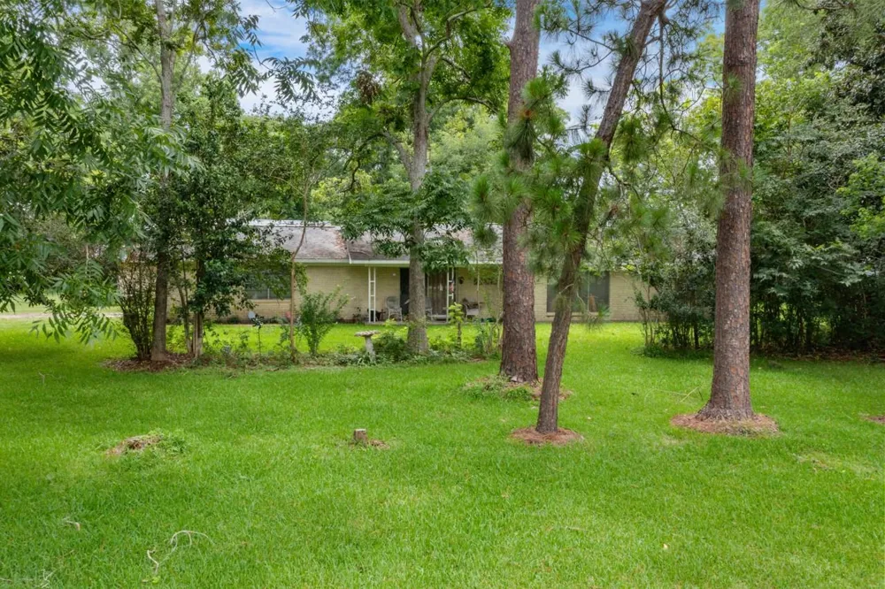 10935 Highway 6 Hitchcock, TX 77510