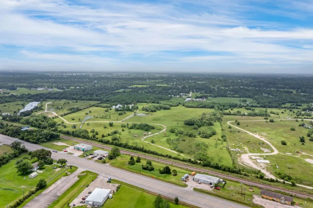 10935 Highway 6 Hitchcock, TX 77510