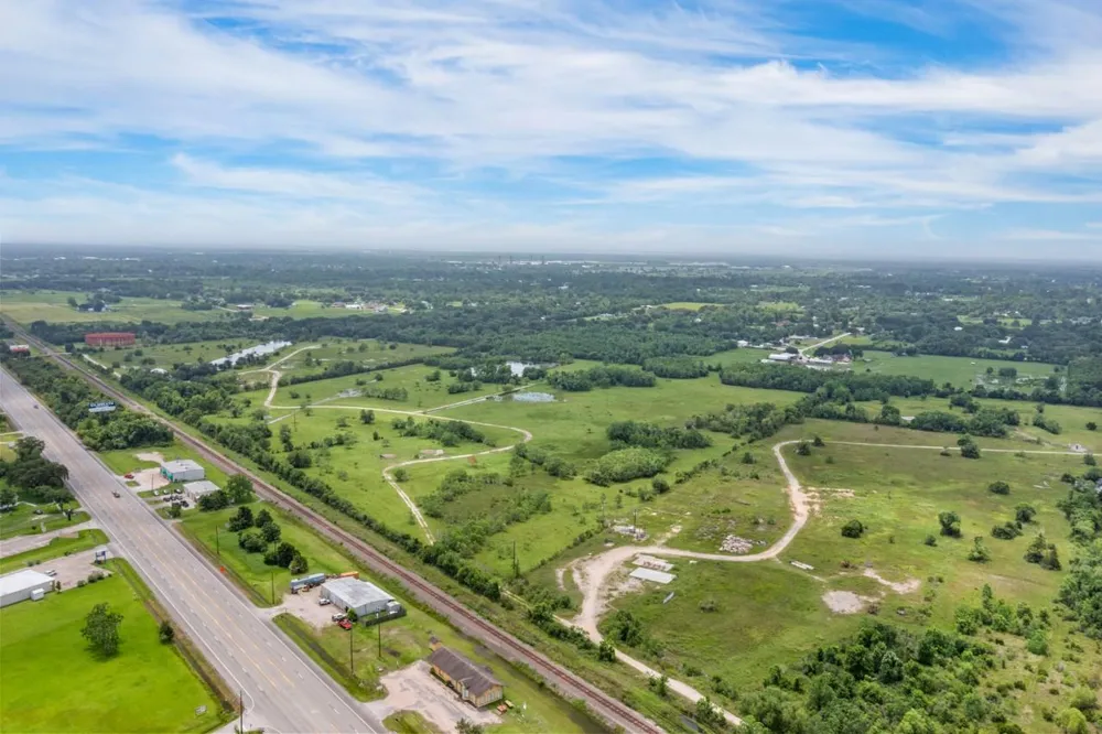 10935 Highway 6 Hitchcock, TX 77510