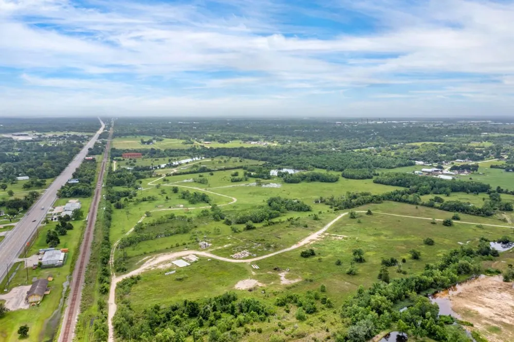 10935 Highway 6 Hitchcock, TX 77510