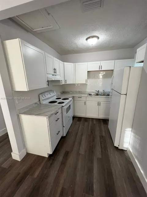 5703 Ave B #1