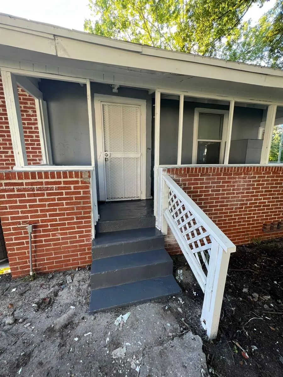 5703 Ave B #1 Jacksonville, FL 32209