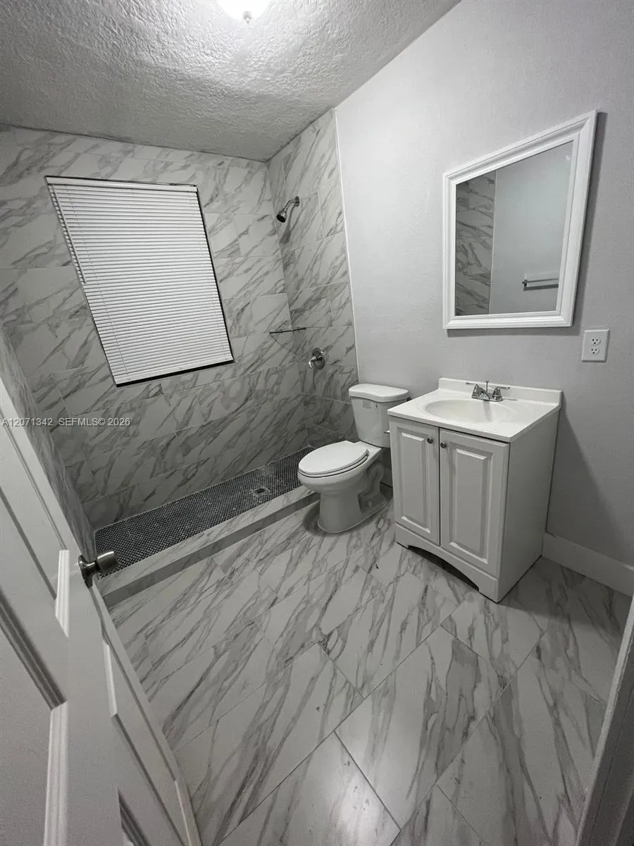 5703 Ave B #1 Jacksonville, FL 32209