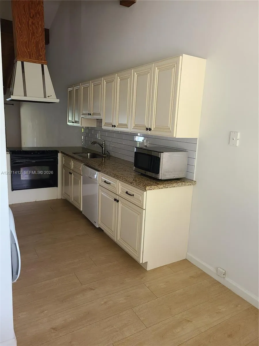 10520 Buttonwood Ave #10520 Pembroke Pines, FL 33026