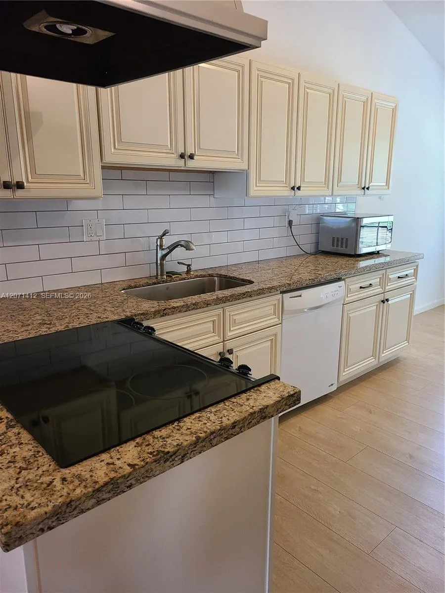10520 Buttonwood Ave #10520 Pembroke Pines, FL 33026