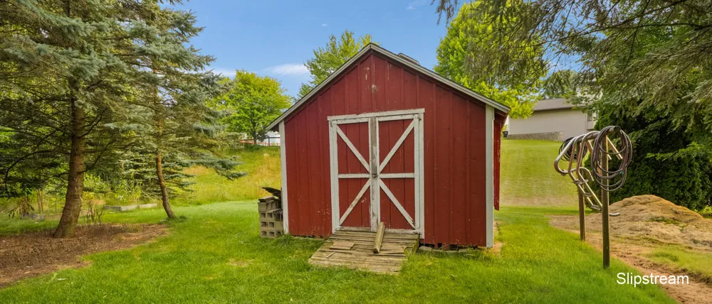 101 Chicory Street NE Comstock Park, MI 49321