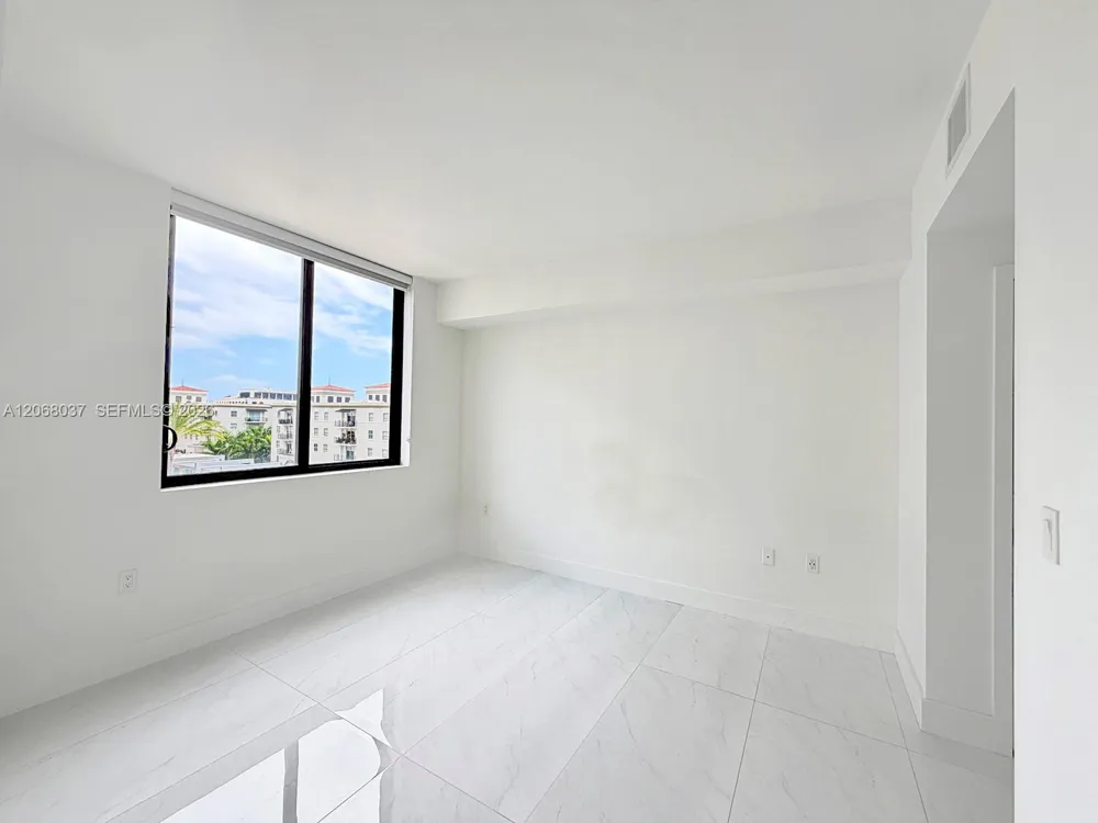 301 Altara Ave #609 Coral Gables, FL 33146
